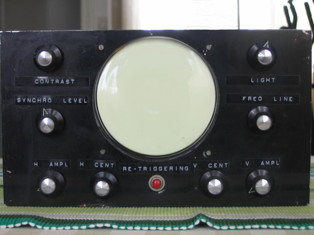 SSTV 1973 FACE AVANT SU MONITEUR F2QH