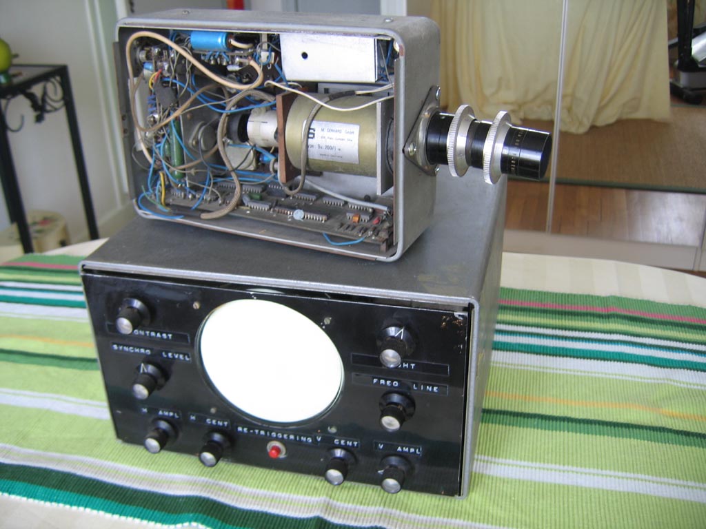 F2QH SSTV 1973 ENSEMBLE MONITEUR ET CAMERA